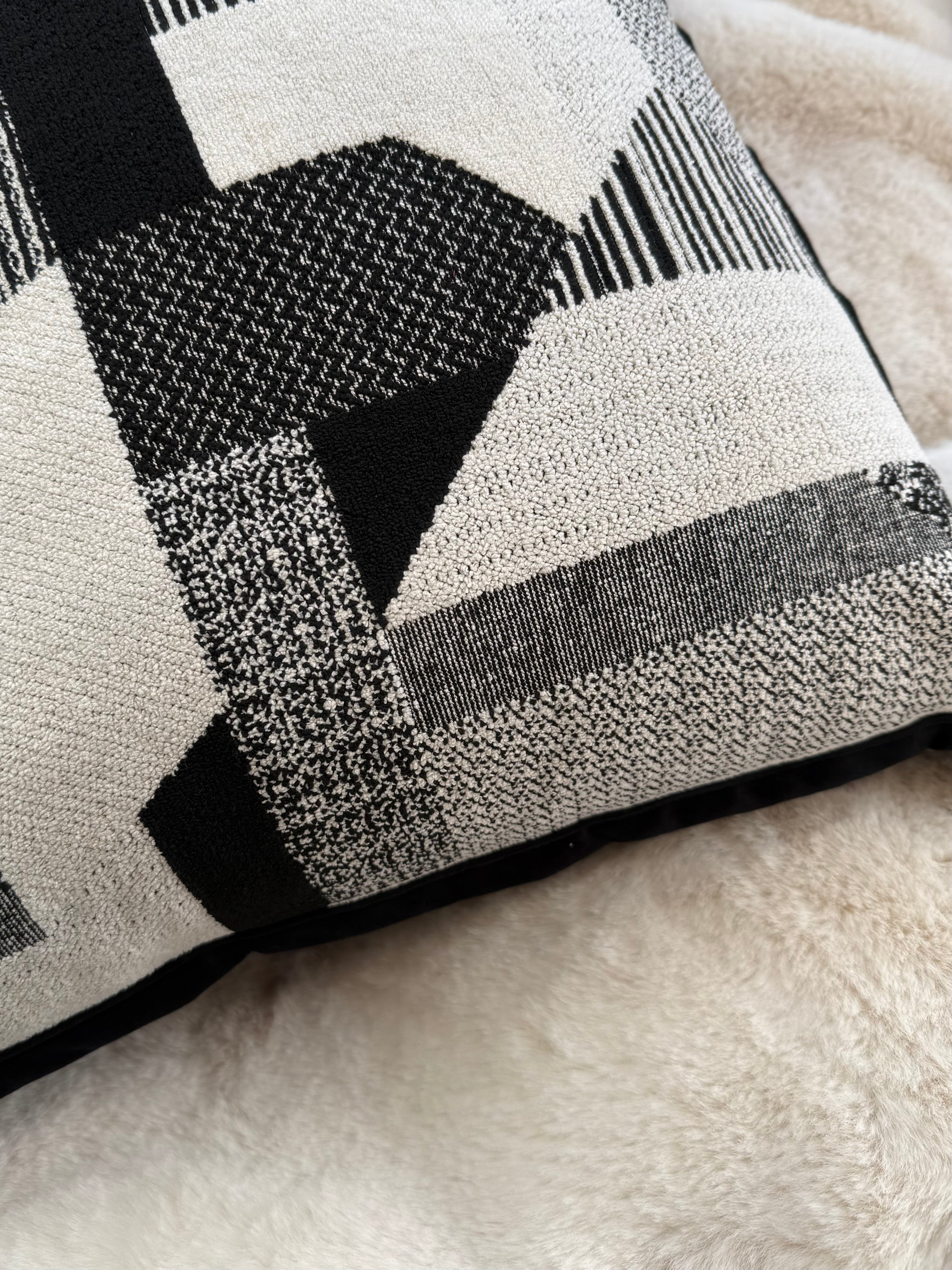 Cuscino Arredo in Ciniglia e Velluto – Made in Italy, Lavabile e "Double Face" Tunne