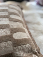 Cuscino Arredo in Ciniglia e Velluto – Made in Italy, Lavabile e "Double Face" Nut