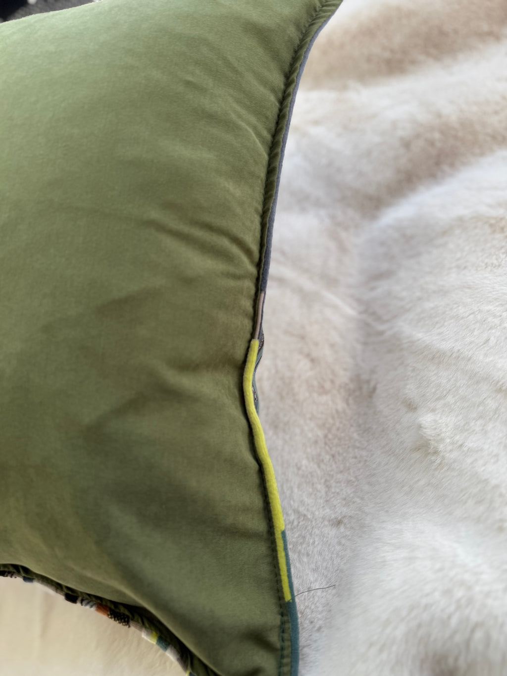 Cuscino Arredo in Ciniglia e Velluto – Made in Italy, Lavabile e "Double Face" Flots